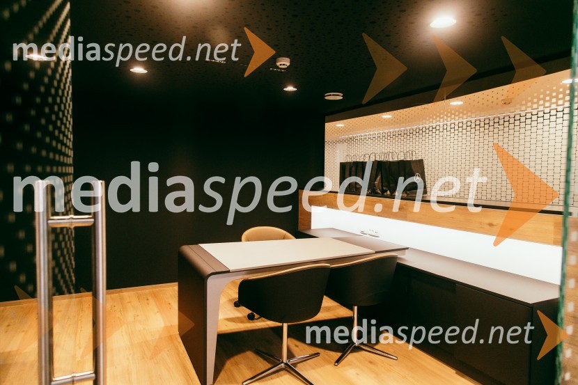 Otvoritev prenovljenega prodajnega salona Mercedes-Benz