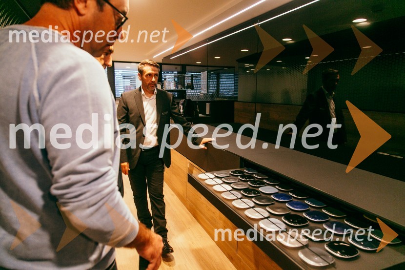 Otvoritev prenovljenega prodajnega salona Mercedes-Benz