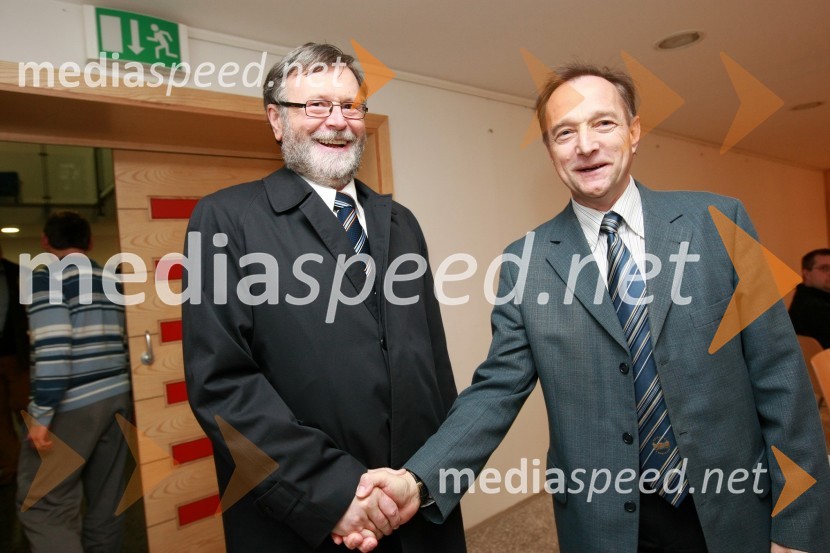 Prof. dr. Ivan Rozman, rektor Univerze v Mariboru in prof. dr. Franci Čuš, predsednik Upravnega odbora Društva univerzitetnih profesorjev Maribor


Univerza v Mariboru: Razvoj izobraževanja in raziskovanja v pogojih nove konkurence, okrogla miza