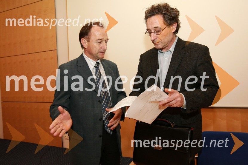 Prof. dr. Franci Čuš, predsednik Upravnega odbora Društva univerzitetnih profesorjev Maribor in Branimir Štrukelj, glavni tajnik sindikata vzgoje, izobraževanja, znanosti in kulture (SVIZ)Univerza v Mariboru: Razvoj izobraževanja in raziskovanja v pogojih nove konkurence, okrogla miza