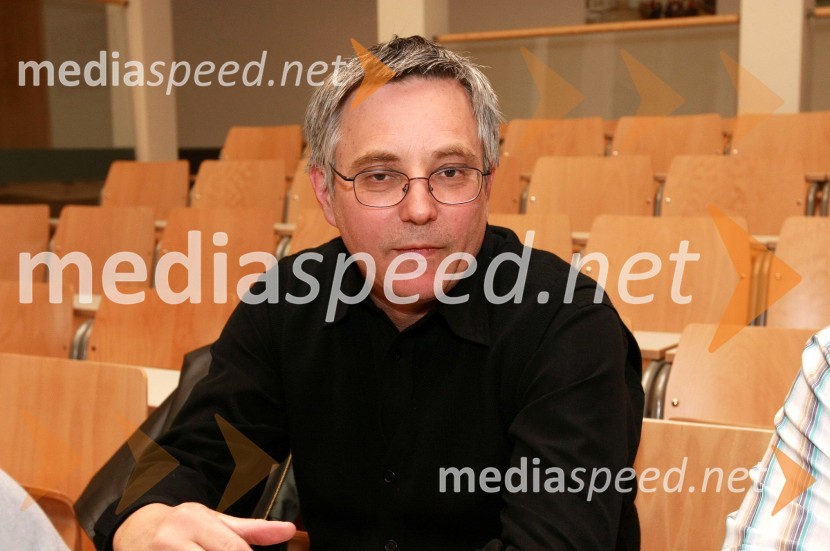 Prof. dr. Bojan Novak, Fakulteta za elektrotehniko, računalništvo in informatiko
Univerza v Mariboru: Razvoj izobraževanja in raziskovanja v pogojih nove konkurence, okrogla miza