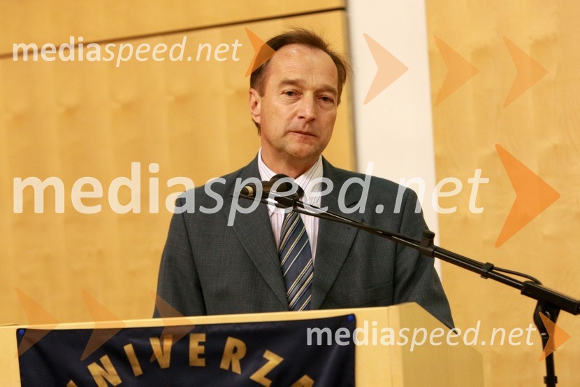 Prof. dr. Franci Čuš, predsednik Upravnega odbora Društva univerzitetnih profesorjev MariborUniverza v Mariboru: Razvoj izobraževanja in raziskovanja v pogojih nove konkurence, okrogla miza