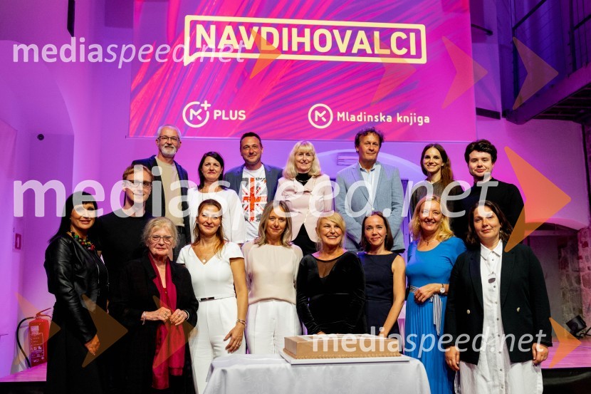  ... ;  David Zupančič, specializant infektologije, pisatelj in spletni vplivnež;  Jelka Reichman, slikarka in ilustratorka; dr. Kristijan  Musek Lešnik, psiholog;  Urška Fartelj, avtorica kuharskega bloga, pisateljica;  Tina  Bončina, psihoterapevtka in knjižna avtorica;  Bruno Šimleša, priznani hrvaški pisec literature s področja popularne psihologije in duhovnosti;  Simona Mele, predsednica uprave Mladinska knjiga; dr. Ljubica Marjanovič Umek, psihologinja;  Zvezdana  Mlakar, igralka;  Andrej Blatnik, pisatelj;  ... ;  Alenka Kepic Mohar, direktorica Cankarjeve založbe;  ... ;  ... ;  Rok Smolej, televizijecSrečanje z Navdihovalci v Mladinski knjigi