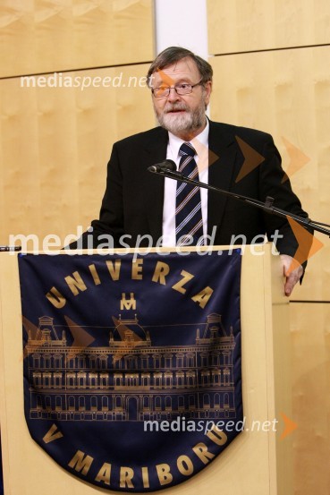 Prof. dr. Ivan Rozman, rektor Univerze v MariboruUniverza v Mariboru: Razvoj izobraževanja in raziskovanja v pogojih nove konkurence, okrogla miza