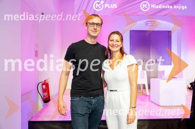  David Zupančič, specializant infektologije, pisatelj in spletni vplivnež;  Urška Fartelj, avtorica kuharskega bloga, pisateljicaSrečanje z Navdihovalci v Mladinski knjigi