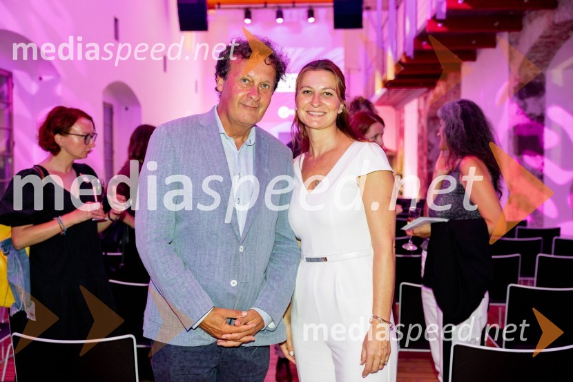  Andrej Blatnik, pisatelj;  Urška Fartelj, avtorica kuharskega bloga, pisateljicaSrečanje z Navdihovalci v Mladinski knjigi