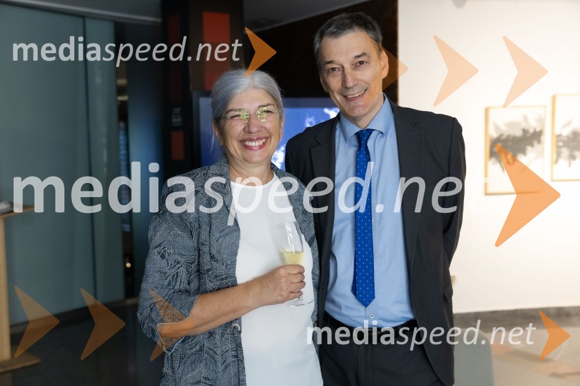  Olga  Pejović, predstavnica za odnose z javnostmi, Generali;  Matija Šenk, GeneraliOdprtje razstave Črno na belem akademske slikarke Tine Konec, Generali galerija