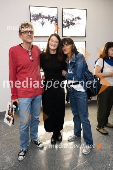  ... ;  Tina Konec, umetnica;  ... Odprtje razstave Črno na belem akademske slikarke Tine Konec, Generali galerija