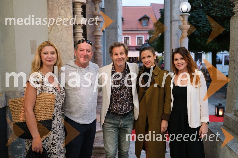  Vesna Pernarčič, igralka;  Ciril Roblek, inspicient PGK;  Aljoša Ternovšek, igralec;  Lada Petrovski Ternovšek, plesalka;  Eva Belčič, vodja marketinga in odnosov z javnostmi, Prešernovo gledališče KranjZadnji Hamlet, premiera, Prešernovo gledališče Kranj