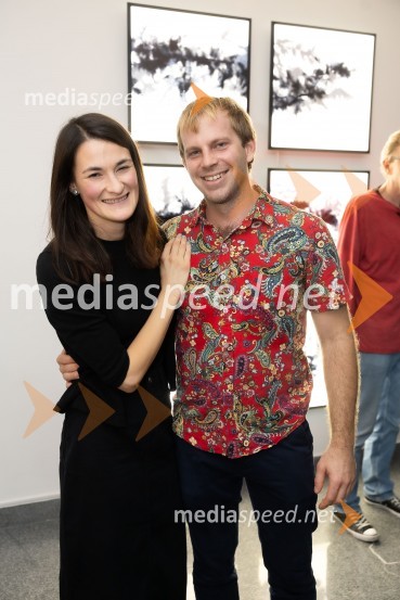  Tina Konec, umetnica;  ... Odprtje razstave Črno na belem akademske slikarke Tine Konec, Generali galerija