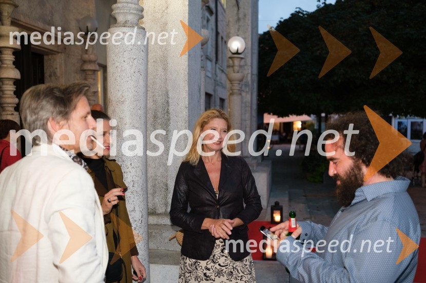  Aljoša Ternovšek, igralec;  ... ;  Vesna Pernarčič, igralka;   Jure Novak, režiser, direktor, Prešernovo gledališče KranjZadnji Hamlet, premiera, Prešernovo gledališče Kranj