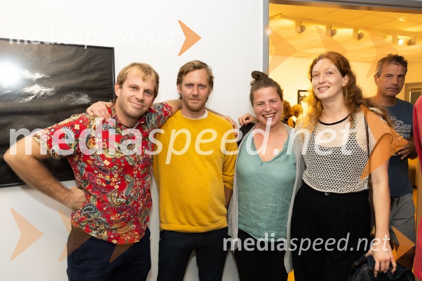 Odprtje razstave Črno na belem akademske slikarke Tine Konec, Generali galerija