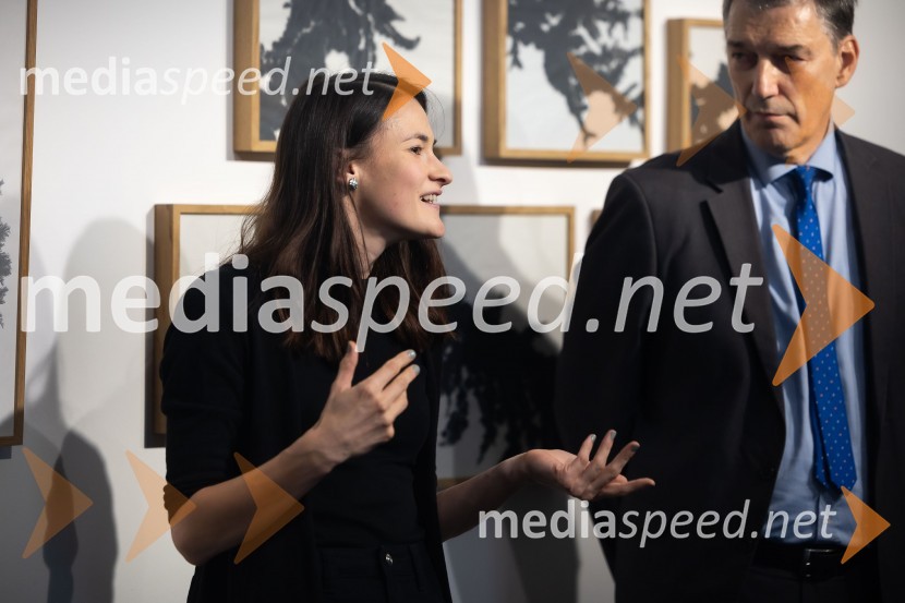  Tina Konec, umetnica;  Matija Šenk, GeneraliOdprtje razstave Črno na belem akademske slikarke Tine Konec, Generali galerija