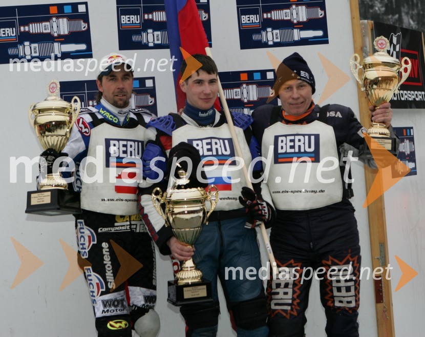 Zmagovalni oder: Franz Zorn (Avstrija, Younir Bazeev (Rusija), zmagovalec in Per Olov Serenius - Posa (Švedska)SPEEDWAY NA LEDU, polfinale svetovnega prvenstva posameznikov, 2. dirka