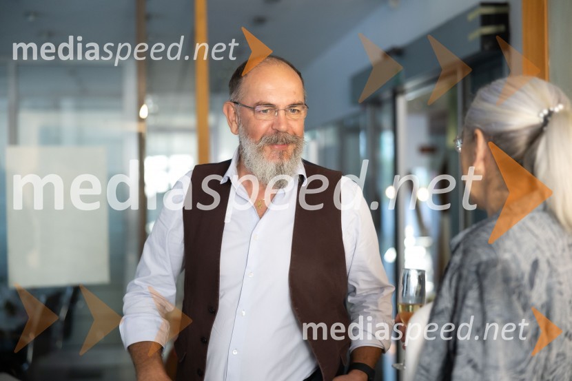  Gabrijel ŠkofOdprtje razstave Črno na belem akademske slikarke Tine Konec, Generali galerija