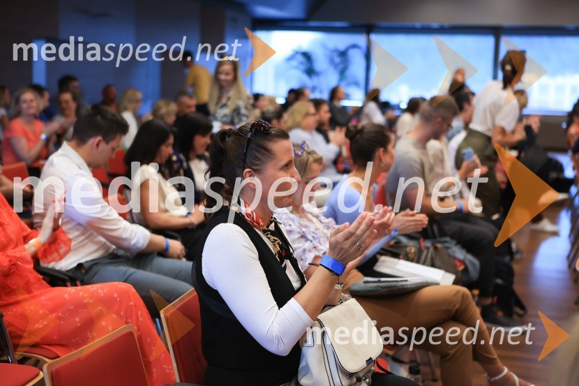 AI-spiracija: kako in kaj z umetno inteligenco v 2024