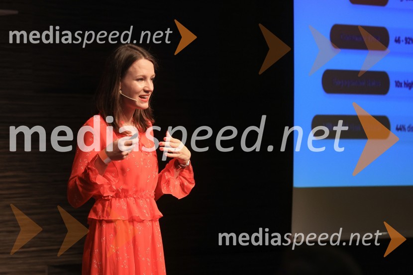 AI-spiracija: kako in kaj z umetno inteligenco v 2024