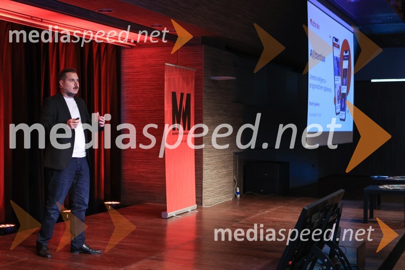 AI-spiracija: kako in kaj z umetno inteligenco v 2024