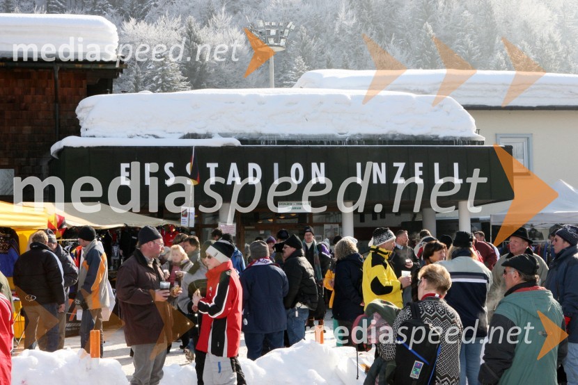 Vhod na stadionSPEEDWAY NA LEDU, polfinale svetovnega prvenstva posameznikov, 2. dirka