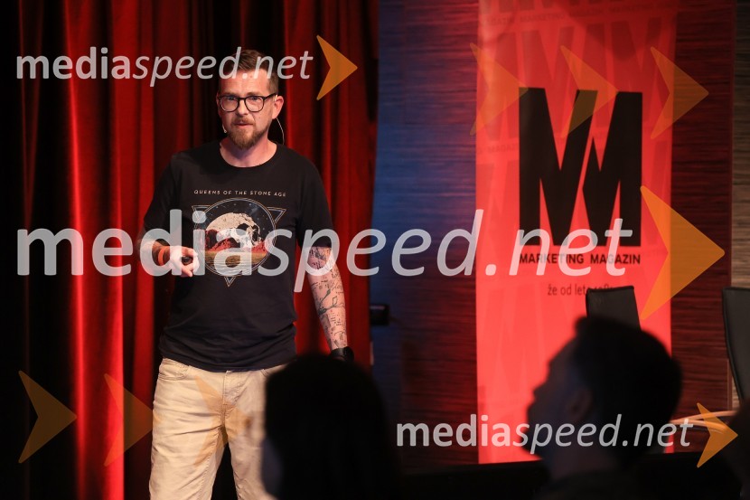 AI-spiracija: kako in kaj z umetno inteligenco v 2024