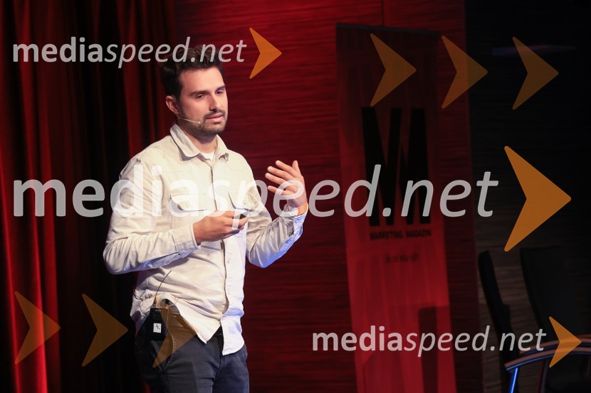 AI-spiracija: kako in kaj z umetno inteligenco v 2024