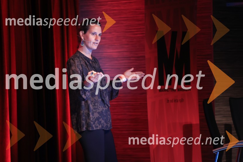 AI-spiracija: kako in kaj z umetno inteligenco v 2024