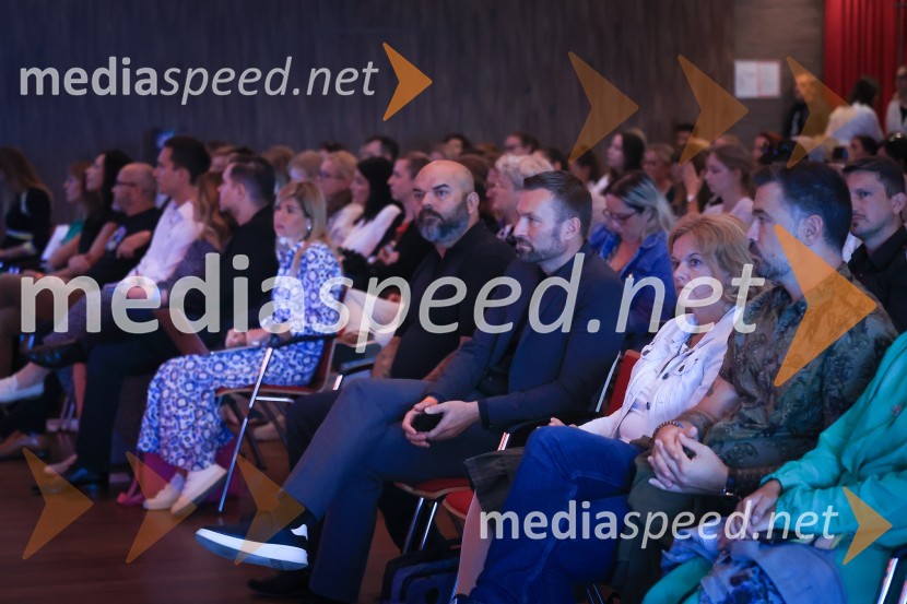 AI-spiracija: kako in kaj z umetno inteligenco v 2024