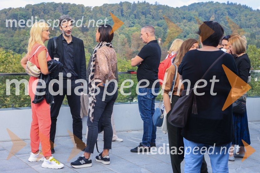 AI-spiracija: kako in kaj z umetno inteligenco v 2024