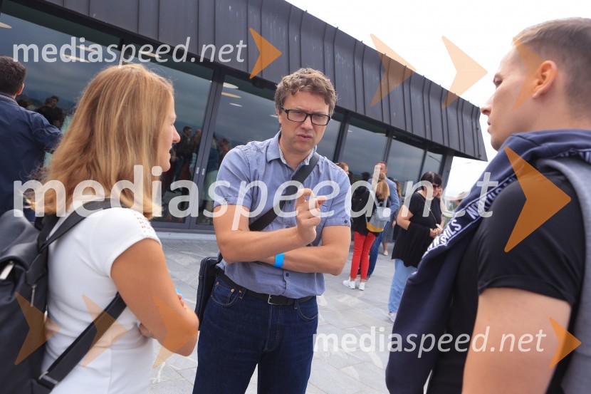 AI-spiracija: kako in kaj z umetno inteligenco v 2024