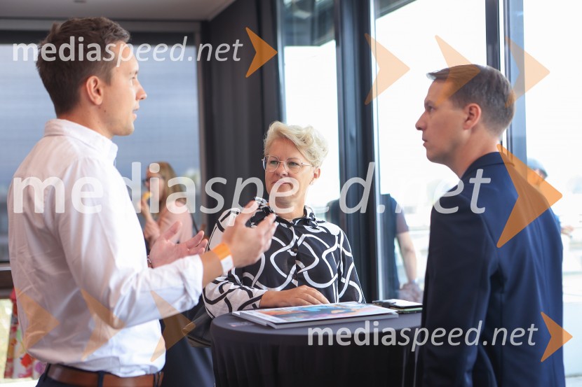 AI-spiracija: kako in kaj z umetno inteligenco v 2024