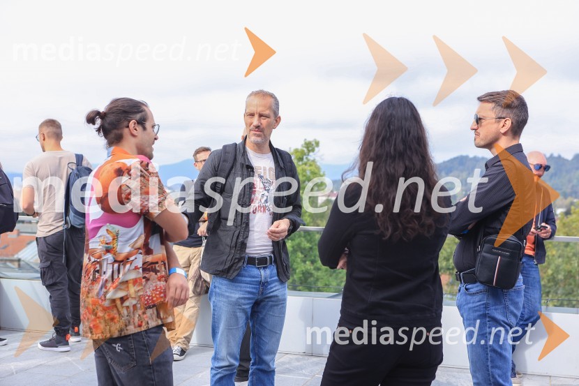 AI-spiracija: kako in kaj z umetno inteligenco v 2024