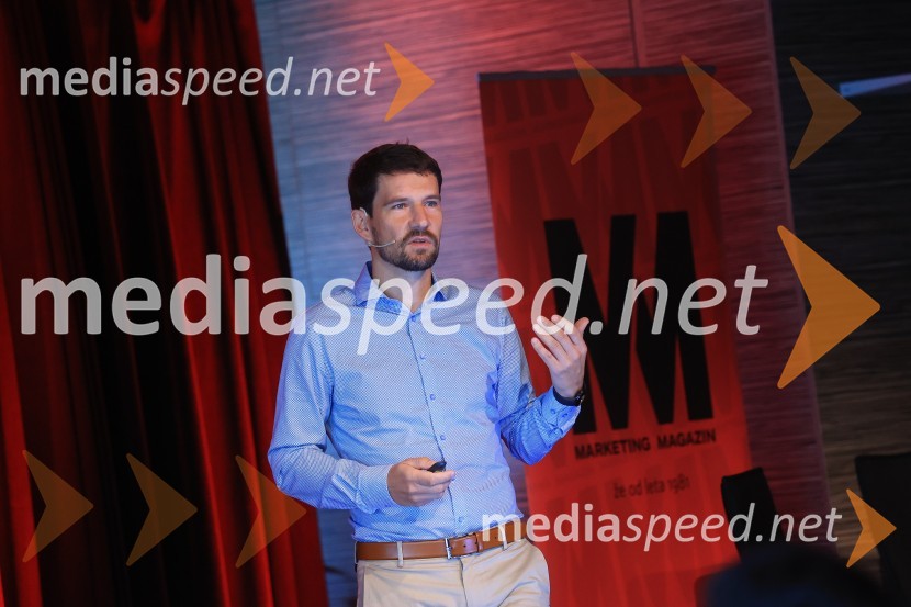 AI-spiracija: kako in kaj z umetno inteligenco v 2024