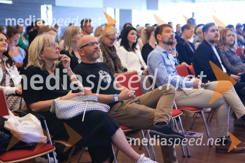 AI-spiracija: kako in kaj z umetno inteligenco v 2024