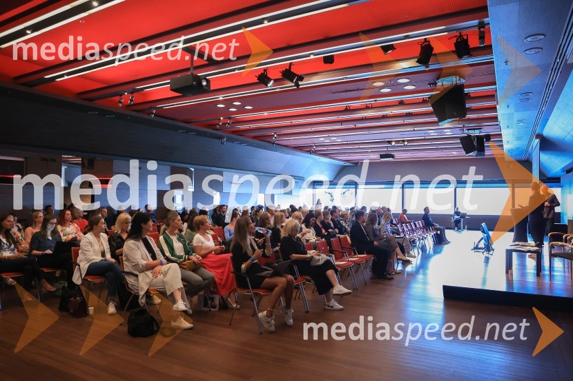 AI-spiracija: kako in kaj z umetno inteligenco v 2024