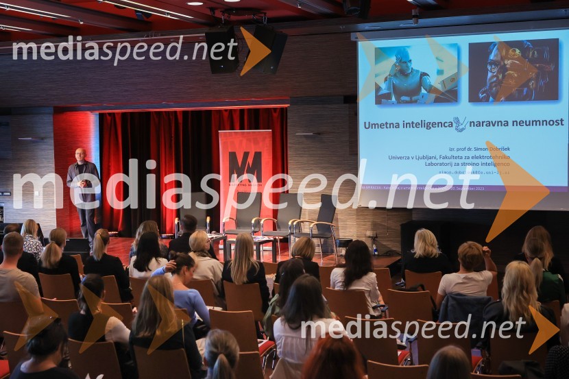 AI-spiracija: kako in kaj z umetno inteligenco v 2024