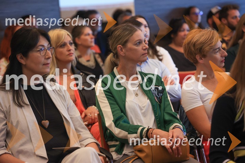 AI-spiracija: kako in kaj z umetno inteligenco v 2024