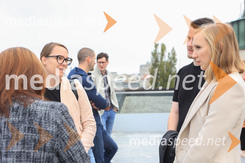 AI-spiracija: kako in kaj z umetno inteligenco v 2024