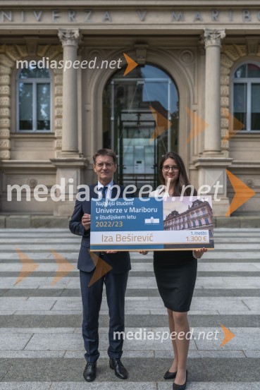 prof. dr. Zdravko Kačič, rektor Univerze v Mariboru;  Iza  Beširević, Pravna fakulteta UMNajboljša študentka Univerze v Mariboru je Iza Beširević