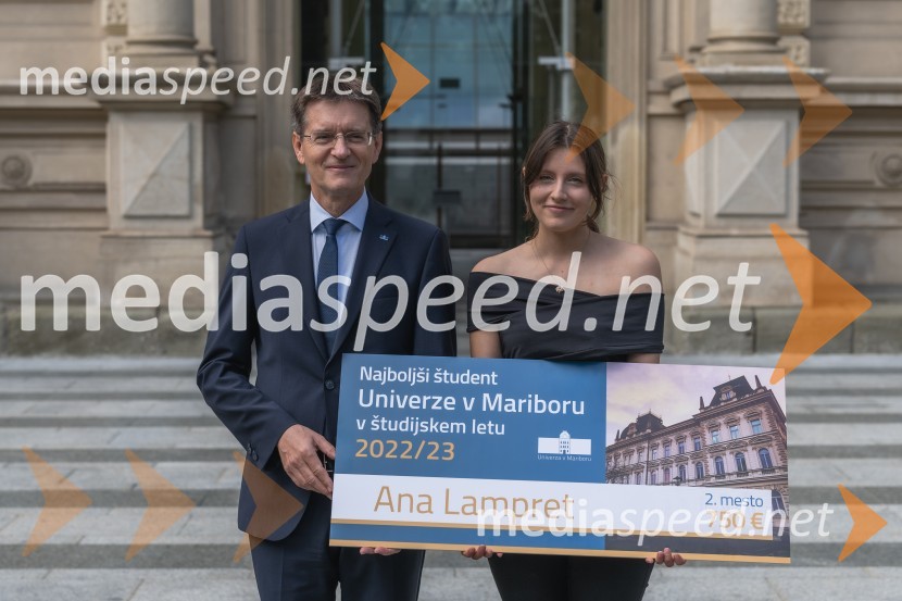 prof. dr. Zdravko Kačič, rektor Univerze v Mariboru;  Ana Lampret,  študentka Filozofske fakultete Univerze v MariboruNajboljša študentka Univerze v Mariboru je Iza Beširević