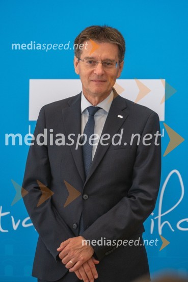 prof. dr. Zdravko Kačič, rektor Univerze v MariboruNajboljša študentka Univerze v Mariboru je Iza Beširević