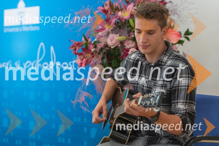  Matevž ŠavoraNajboljša študentka Univerze v Mariboru je Iza Beširević