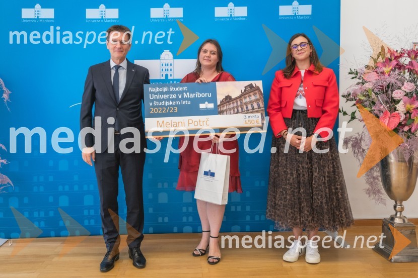 prof. dr. Zdravko Kačič, rektor Univerze v Mariboru;  Melani Potrč, študentka Fakultete za naravoslovje in matematiko Univerze v Mariboru;  Nomi  Hrast , prorektorica za študentska vprašanja Univerze v MariboruNajboljša študentka Univerze v Mariboru je Iza Beširević