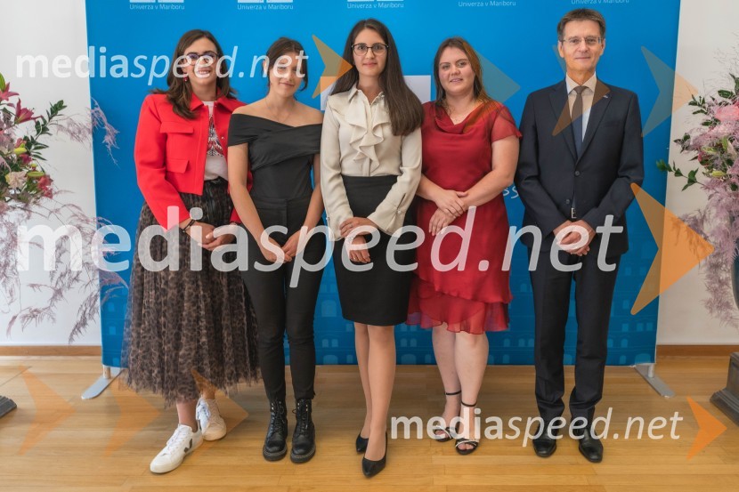 Nomi  Hrast , prorektorica za študentska vprašanja Univerze v Mariboru;  Ana Lampret,  študentka Filozofske fakultete Univerze v Mariboru;  Iza  Beširević, Pravna fakulteta UM;  Melani Potrč, študentka Fakultete za naravoslovje in matematiko Univerze v Mariboru; prof. dr. Zdravko Kačič, rektor Univerze v MariboruNajboljša študentka Univerze v Mariboru je Iza Beširević