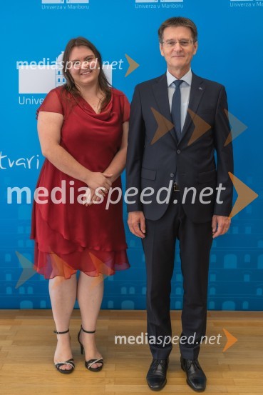  Melani Potrč, študentka Fakultete za naravoslovje in matematiko Univerze v Mariboru; prof. dr. Zdravko Kačič, rektor Univerze v MariboruNajboljša študentka Univerze v Mariboru je Iza Beširević