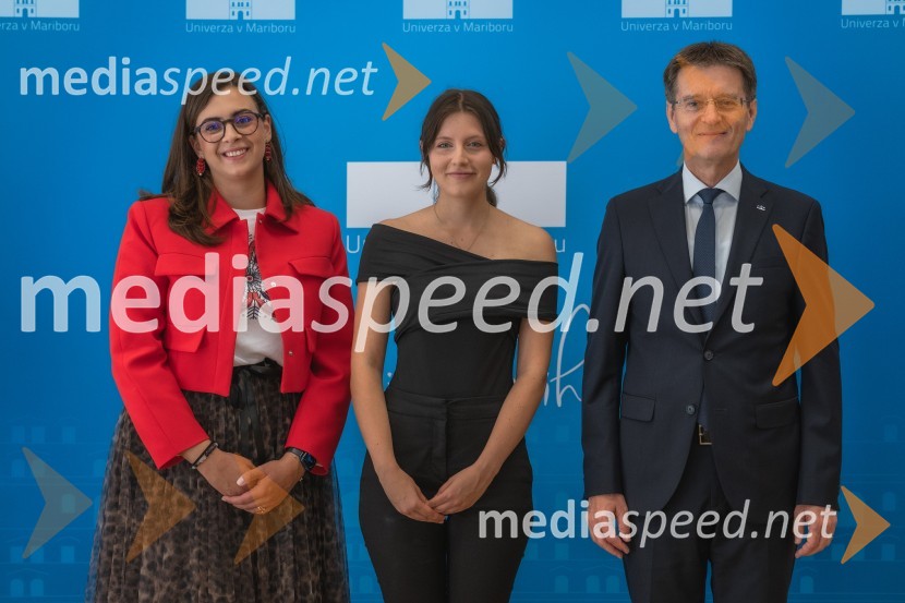  Nomi  Hrast , prorektorica za študentska vprašanja Univerze v Mariboru;  Ana Lampret,  študentka Filozofske fakultete Univerze v Mariboru; prof. dr. Zdravko Kačič, rektor Univerze v MariboruNajboljša študentka Univerze v Mariboru je Iza Beširević