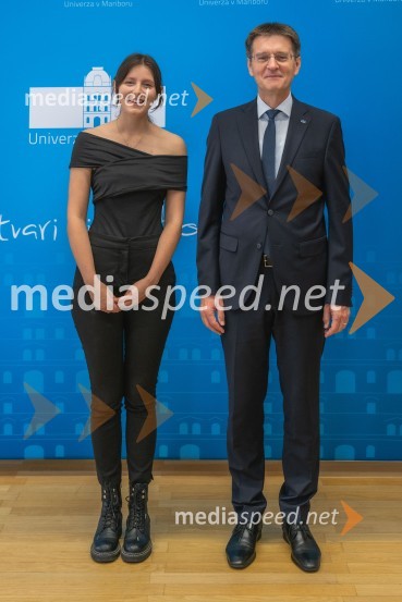  Ana Lampret,  študentka Filozofske fakultete Univerze v Mariboru; prof. dr. Zdravko Kačič, rektor Univerze v MariboruNajboljša študentka Univerze v Mariboru je Iza Beširević