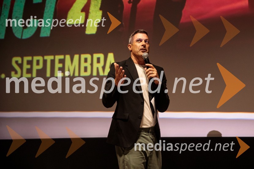  Klemen Bučan, radijski voditelj, stand-up komik, DJAction Night s filmom Plačanci 4 v Cineplexx Ljubljana