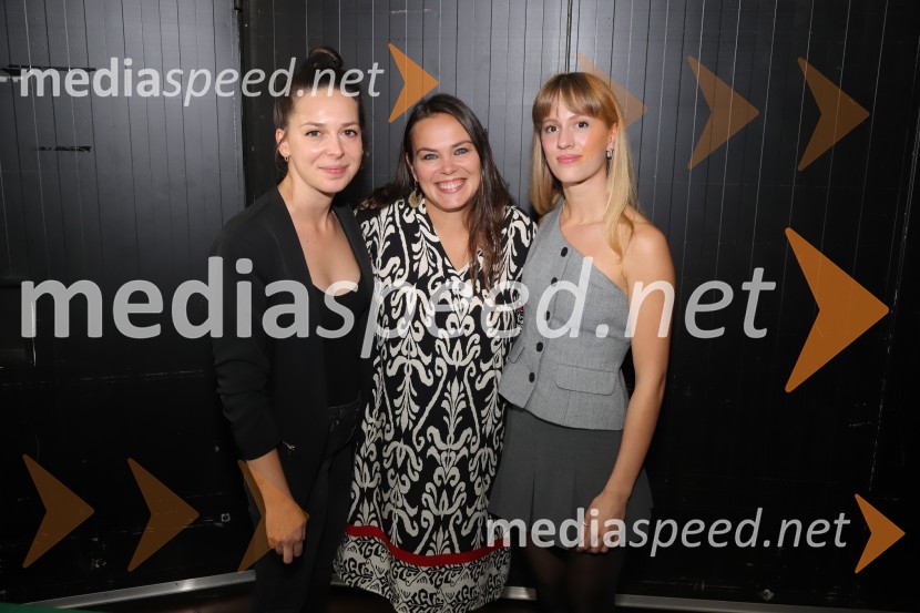  Zala Koren, SNG Maribor Drama, urednica socialnih omrežij;  Mojca Marič, lektorica;  Dóra RiederauerTrpko komična drama Pijani odpira sezono v mariborski Drami