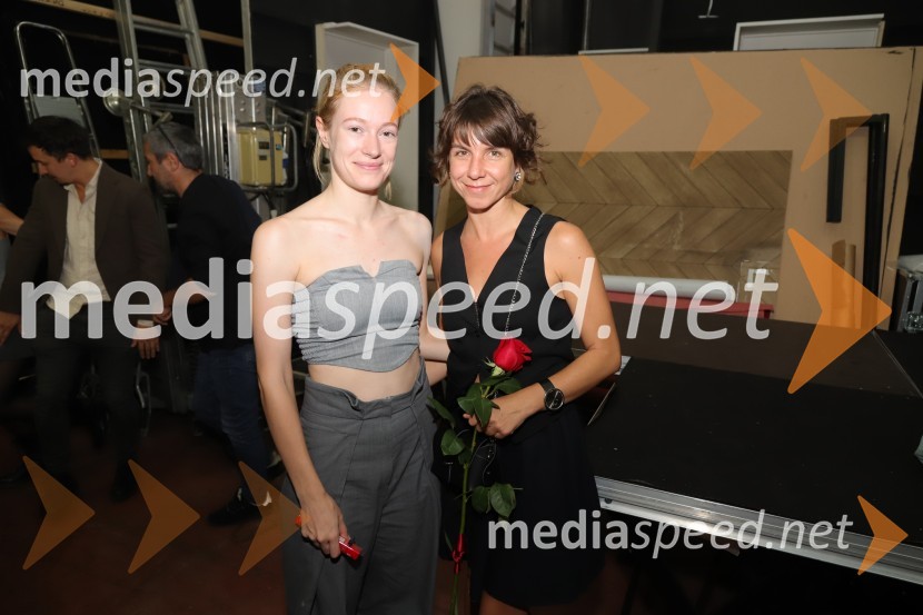  Julija Klavžar, igralka;  ... Trpko komična drama Pijani odpira sezono v mariborski Drami