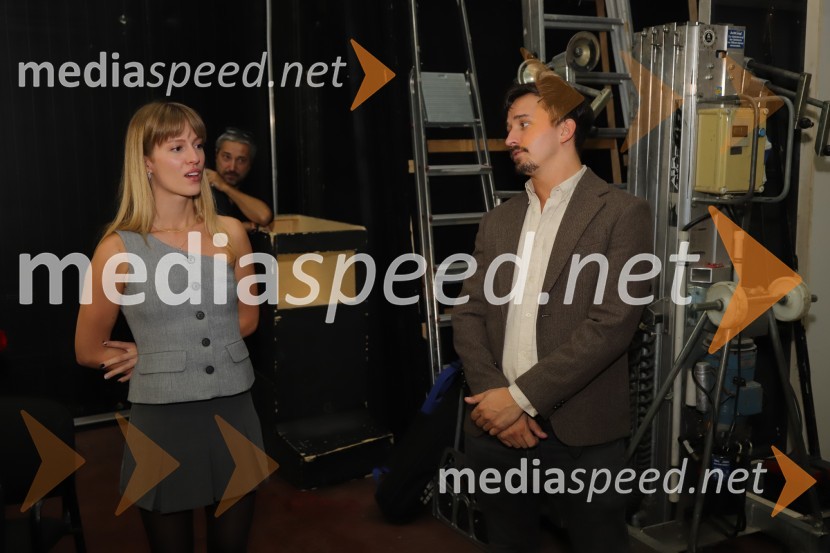  Dóra Riederauer;  ... Trpko komična drama Pijani odpira sezono v mariborski Drami